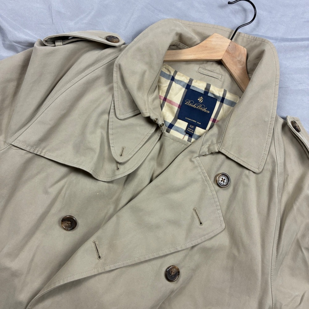 Brooks Brothers Trench Coat 42R Tan Belted Double Breasted Plaid Lining Cotton